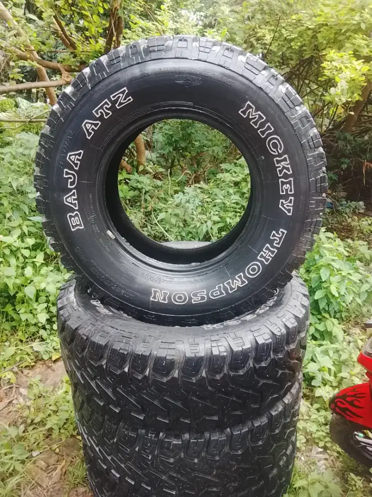 Mickey Thompson 285 70 ring 17