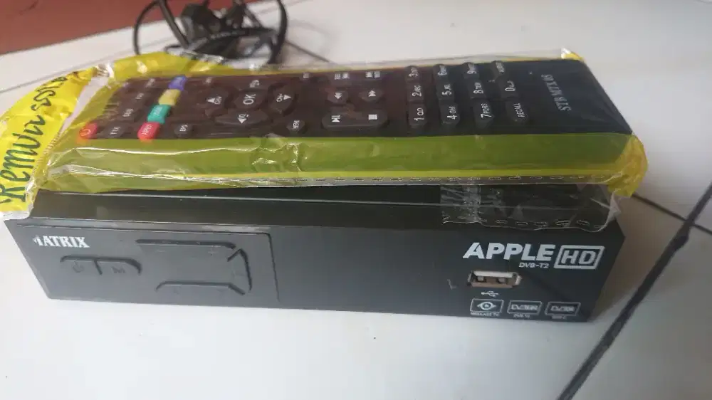 STB/DVBT2 MATRIX APPLE MERAH BEKAS NORMAL