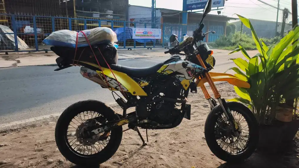 Kawasaki D-Tracker 150cc Supermoto