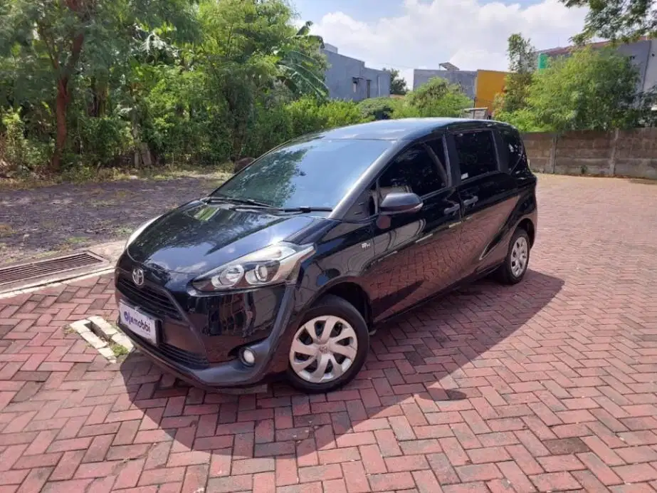 Toyota Sienta 1.5 E Bensin-MT 2017 Hitam BBYF