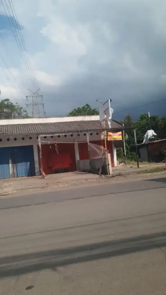 Ruko strategis pinggir jalan utama