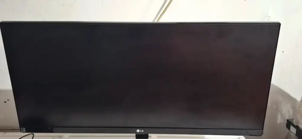 DIJUAL MONITOR LG 29 INCH ULTRAWIDE CURVED MASIH MULUS NO CACAT