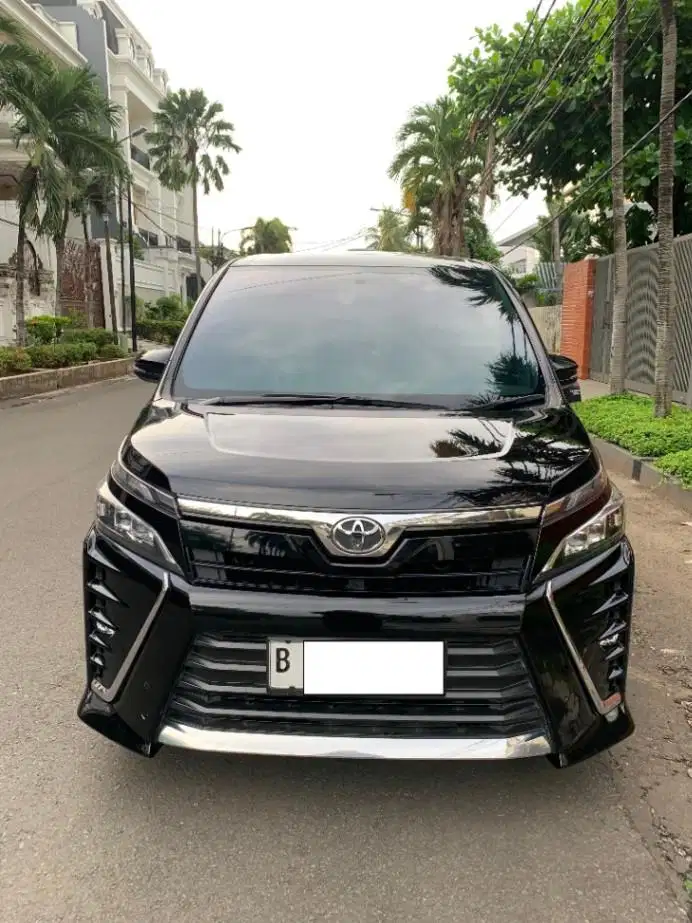TOYOTA VOXY 2.0 AUTOMATIC 2019