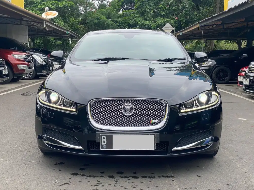 JAGUAR XF 3.0 V6 AT HITAM 2011