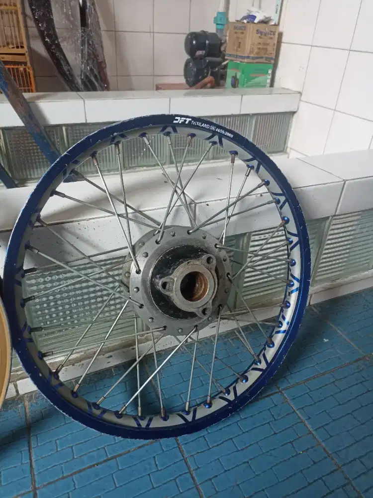 Veleg Suzuki satria fu