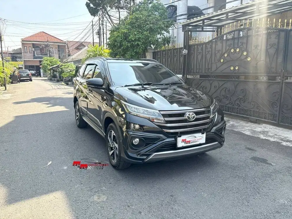 Toyota New Rush GR Sport 1.5 AT 2023 Hitam