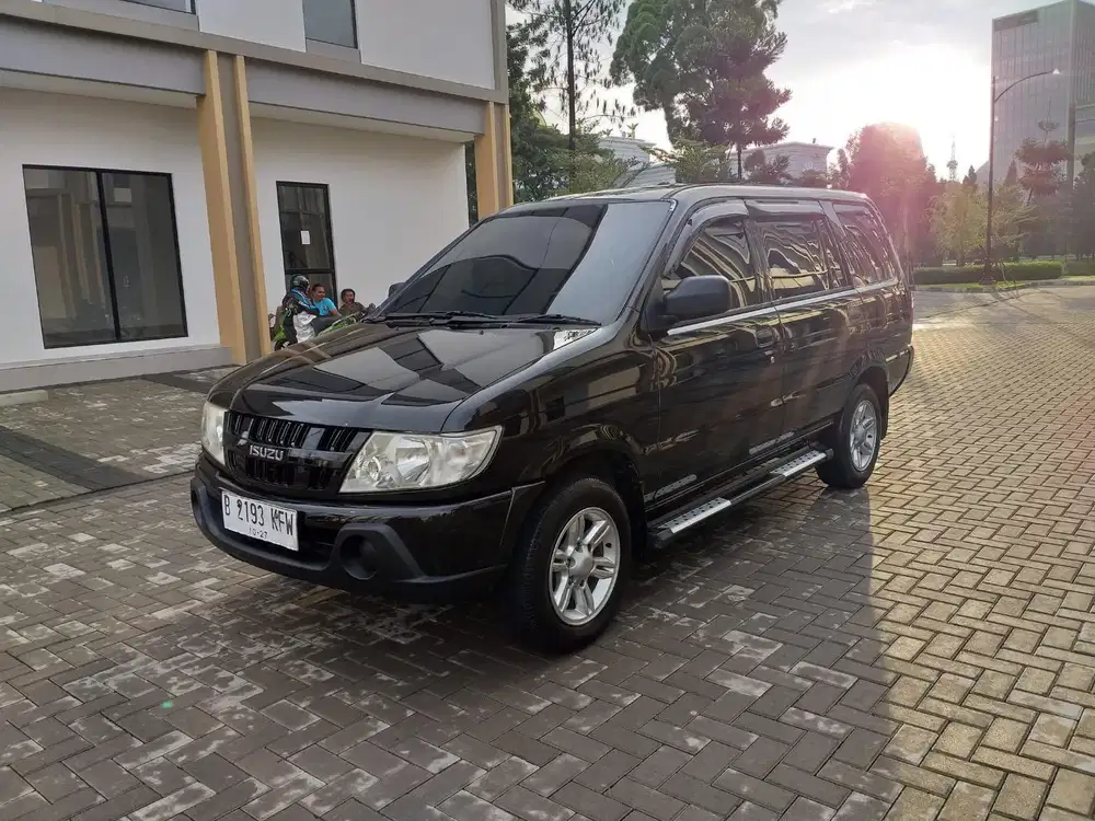 Isuzu Panther 2.5 LM Diesel MT Manual 2017