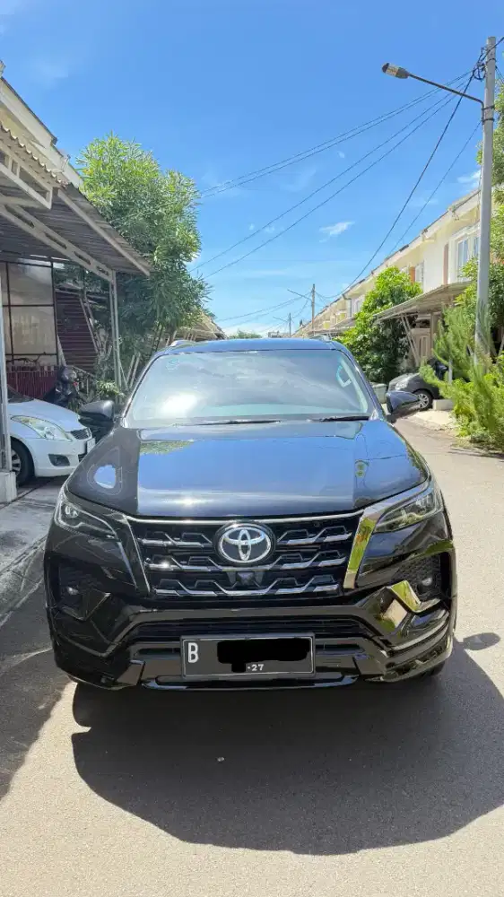 Nama sendiri Fortuner 2.8 GR sport 2022 diesel matic
