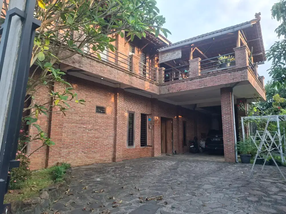 RUMAH BATU BATA EKSPOSE 2 LANTAI SIAP HUNI