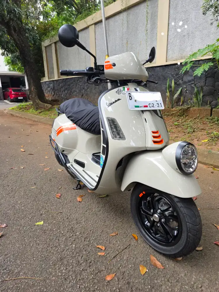 Vespa GTV 300 Beige Sabia 2025 Low KM