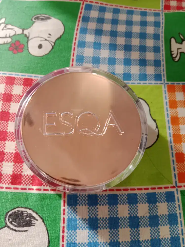 ESQA cushion warna matte