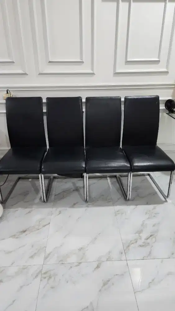 Kursi meja makan informa