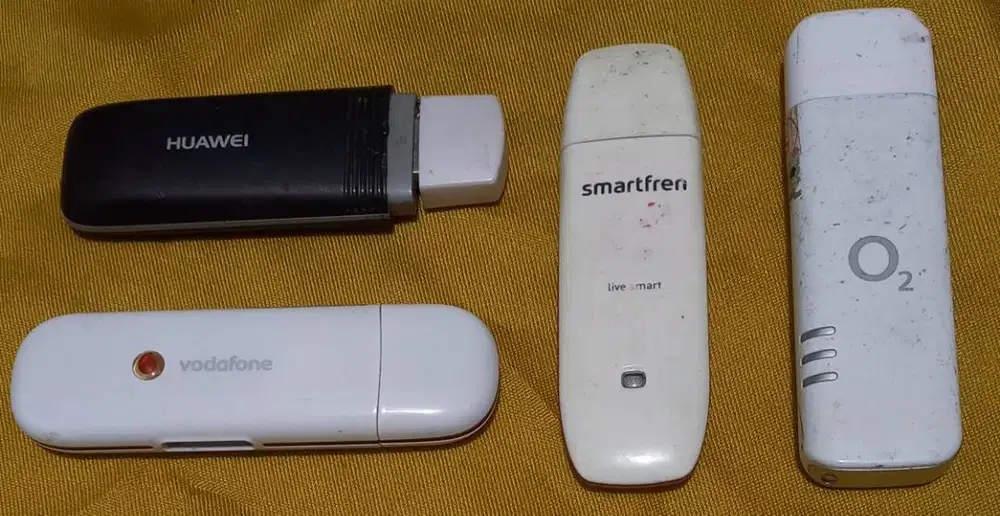 Ada 4 Modem Huawei E153,O2-E160,Vodafone K3565 dan Smartfren,murah,NET