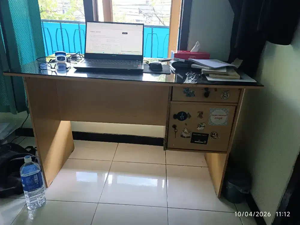 Meja belajar/kantor