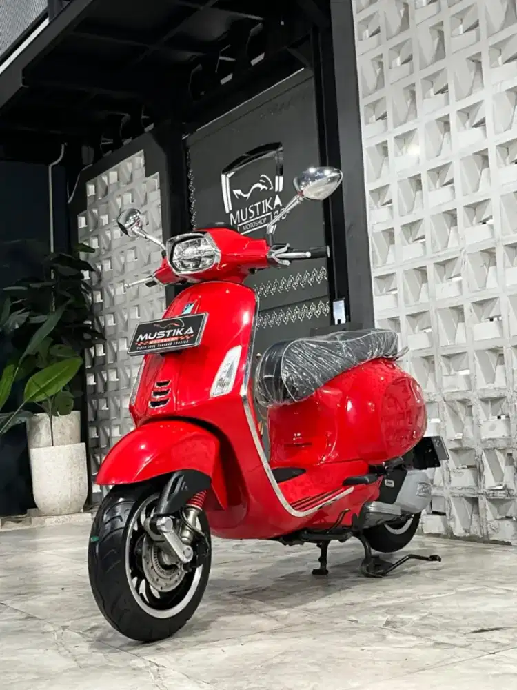 Promo April‼️Vespa Sprint igets ABS 2022. KM 10rb. DANNY Mustika Motor