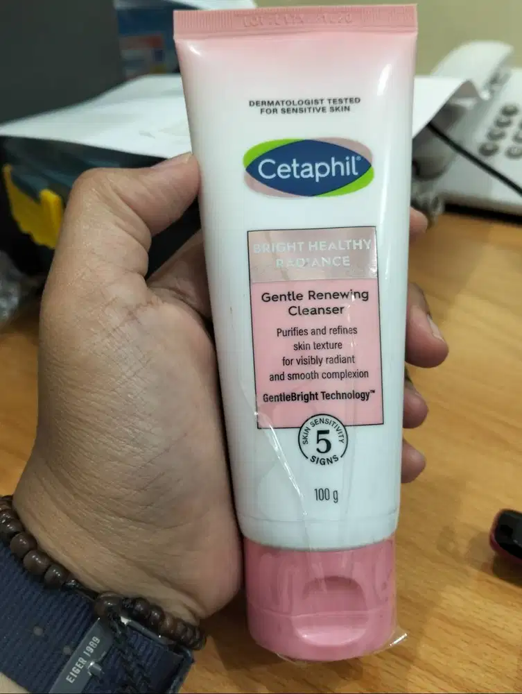 Cetaphil bright healthy renewing cleanser