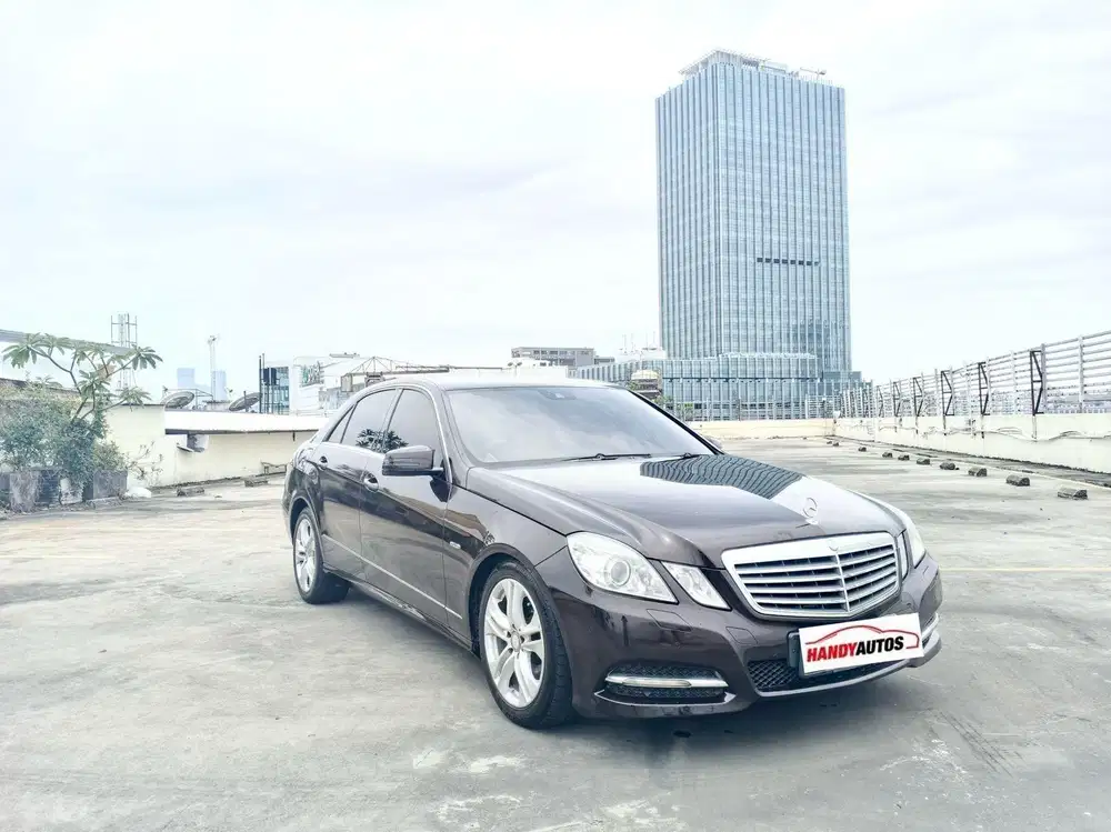 Mercedes Benz E250 Avantgarde Tahun 2011 Coklat Metalik