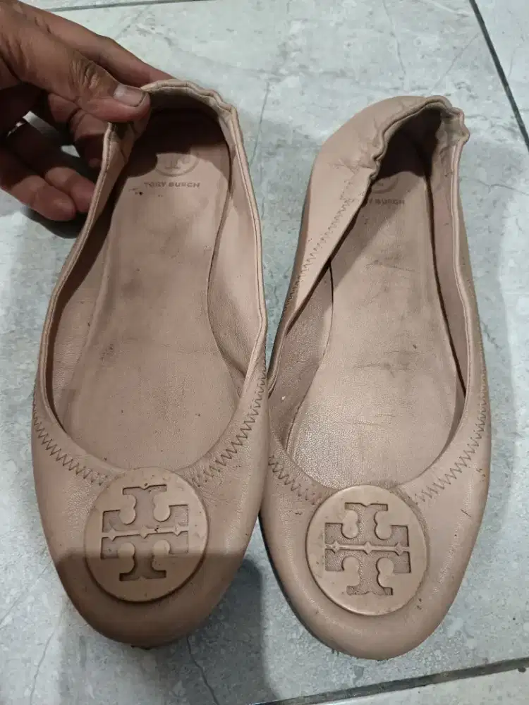 Sepatu Flat Shoes Tory Burch Krem Size Insole 25.5 .cm