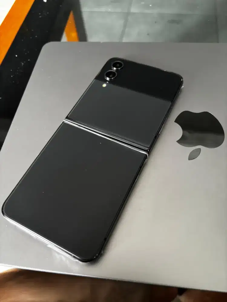 Samsung Z flip 4