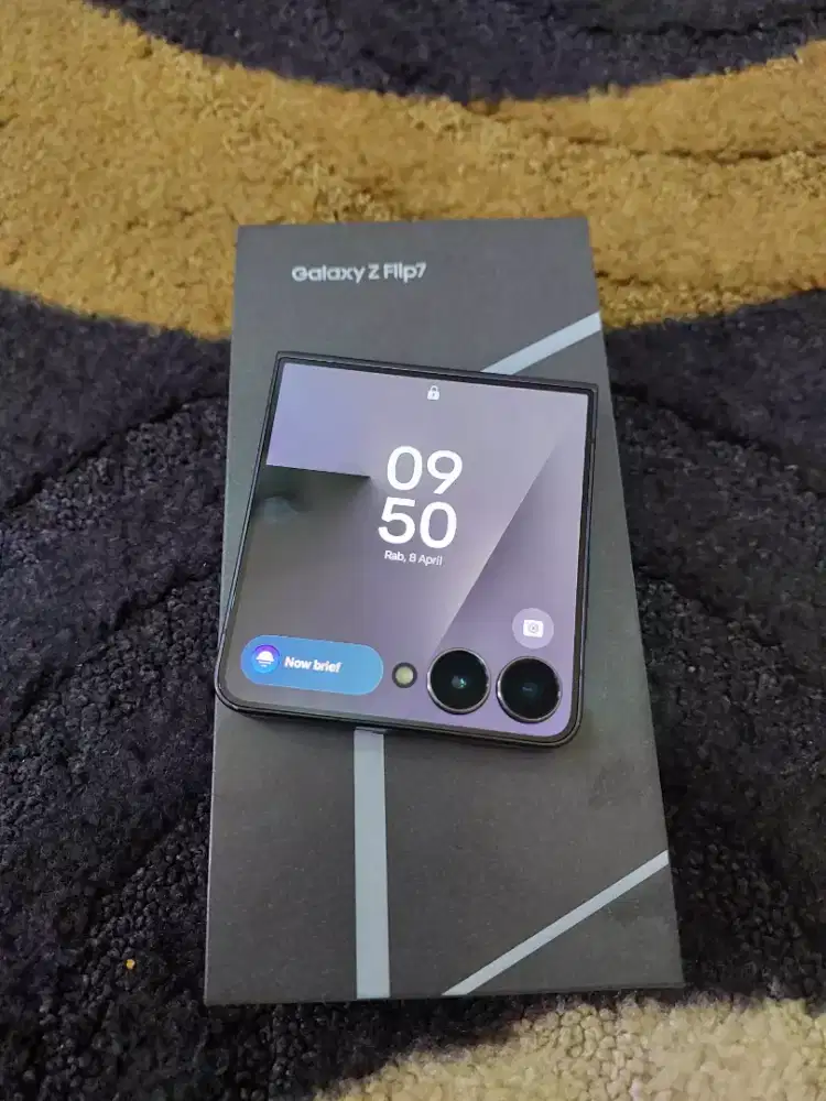 Samsung z flip 7 black 12/256gb dualsim 5G+ fullset SEIN RR GARANSI