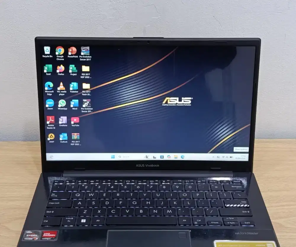 Laptop Asus Vivobook Go 14 E1404FA prosesor AMD Ryzen 3 7320U/Ram 8GB/