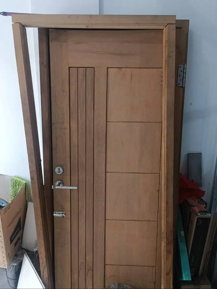 Pintu dan Kusen Kayu Meranti Solid