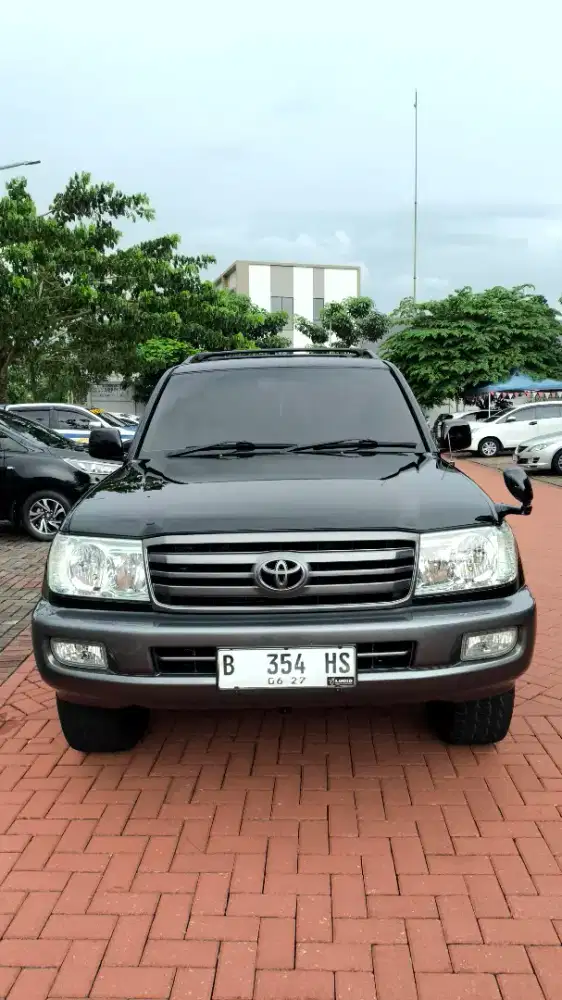 LANDCRUISER VX100 V8 4700cc BENSIN 2004