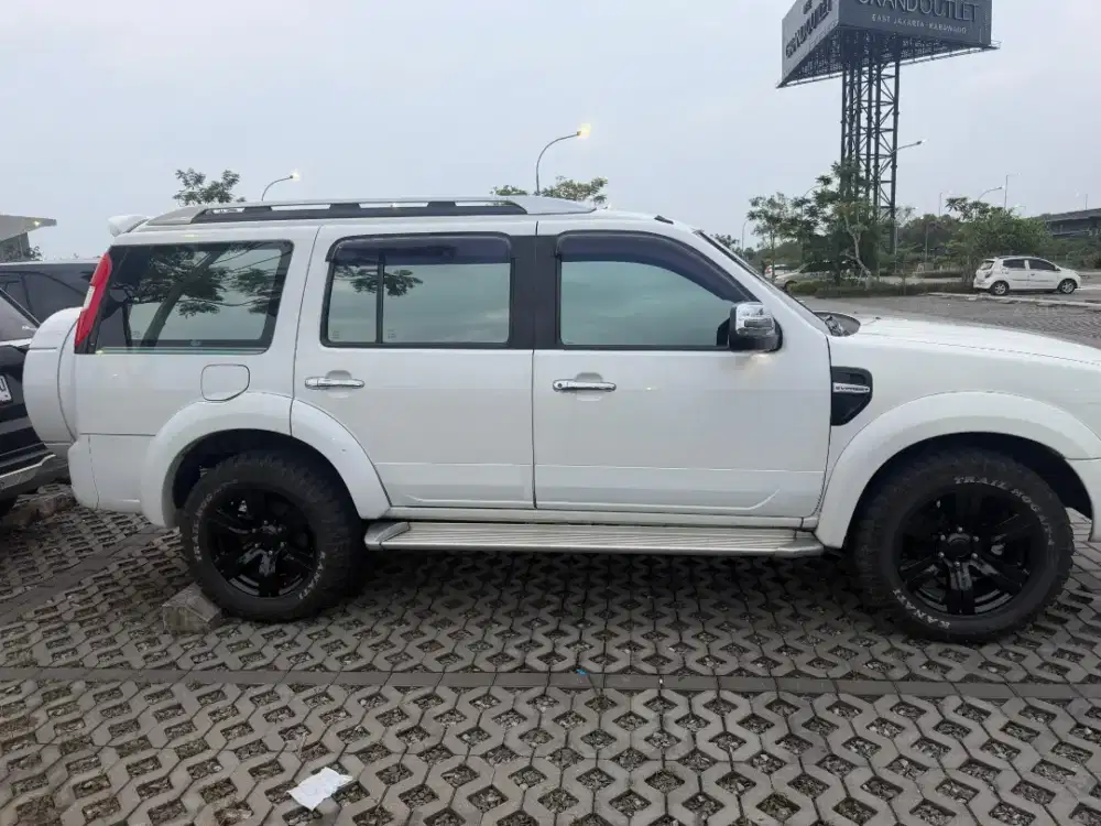 Ford Everest XLT Limited 2012 AT