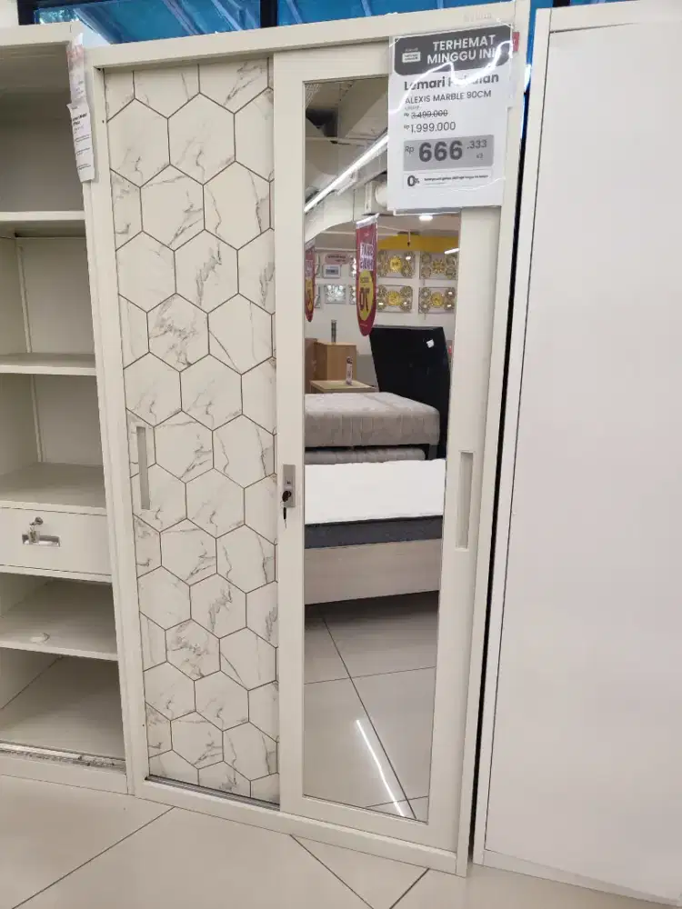 Lemari Pakaian Besi Alexis 90cm