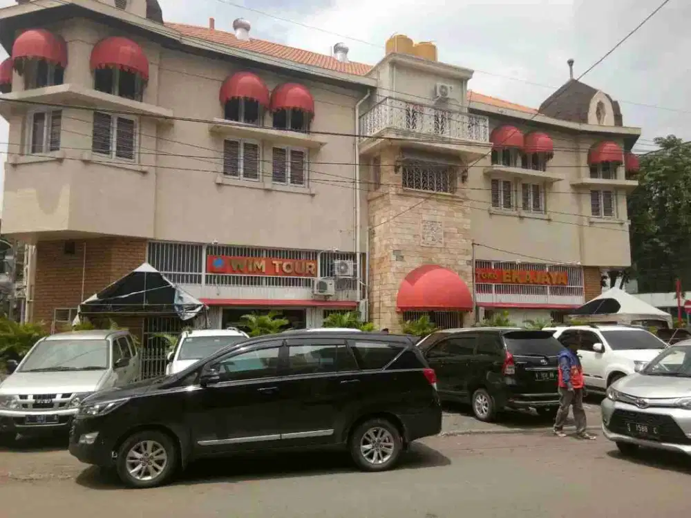 Dijual via lelang gedung perkantoran di Slompretan pabean Surabaya