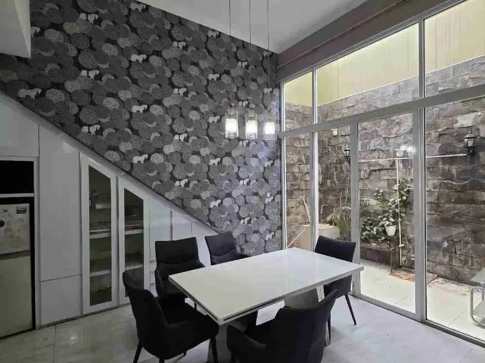 Rumah Full Furnished Depan Pool Cluster San Lorenzo Gading Serpong