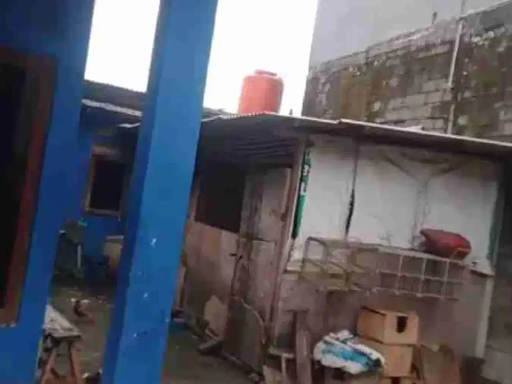 RUMAH HALAMAN LUAS DI UNGARAN TIMUR