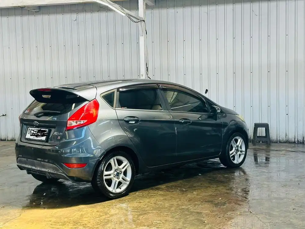 Dijual ford fiesta 1.6 th 2011