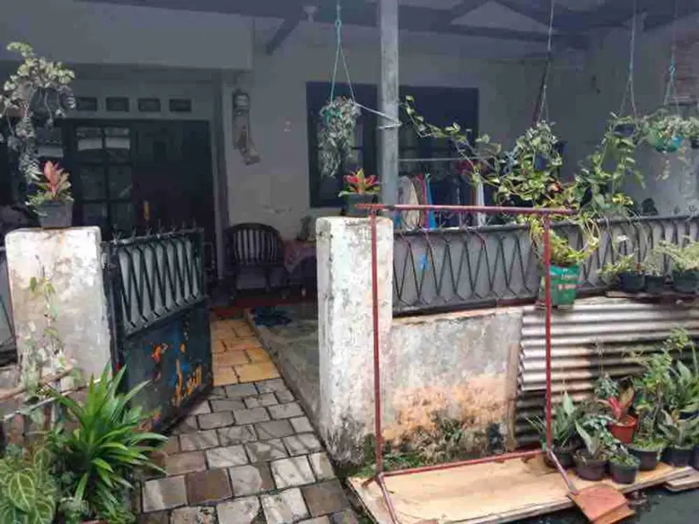 Rumah tua hitung Tanah 110m2 di Tebet Barat Dalam