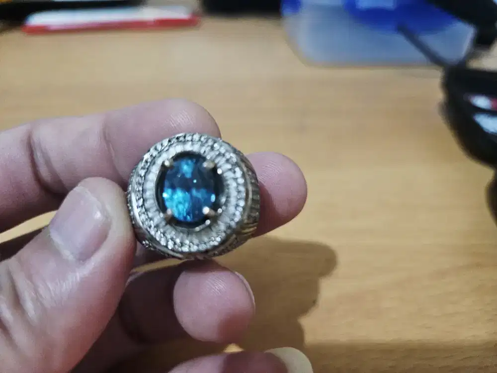 Blue zircon Natural beli di luar koleksi pribadi iket perak Jual cepat