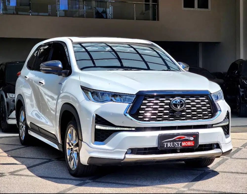 TOYOTA KIJANG INNOVA ZENIX Q HYBRID TSS MODELLISTA 2022 PMK 2023 PUTIH