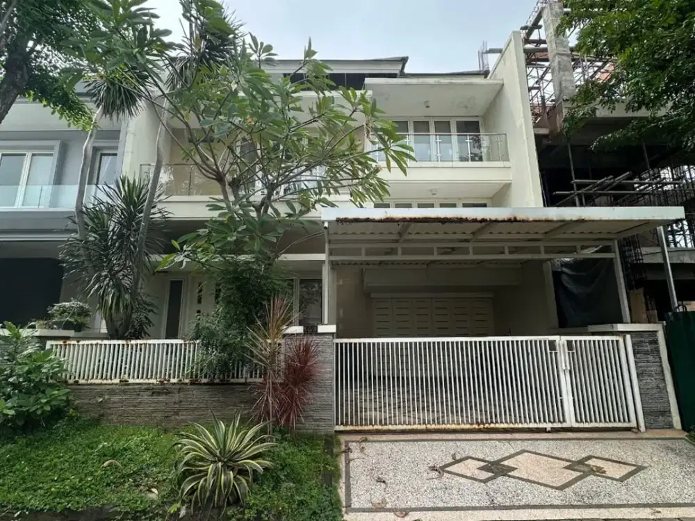 Rumah 2 Lantai Bagus Minimalis SHM di Pakuwon City San Antonio