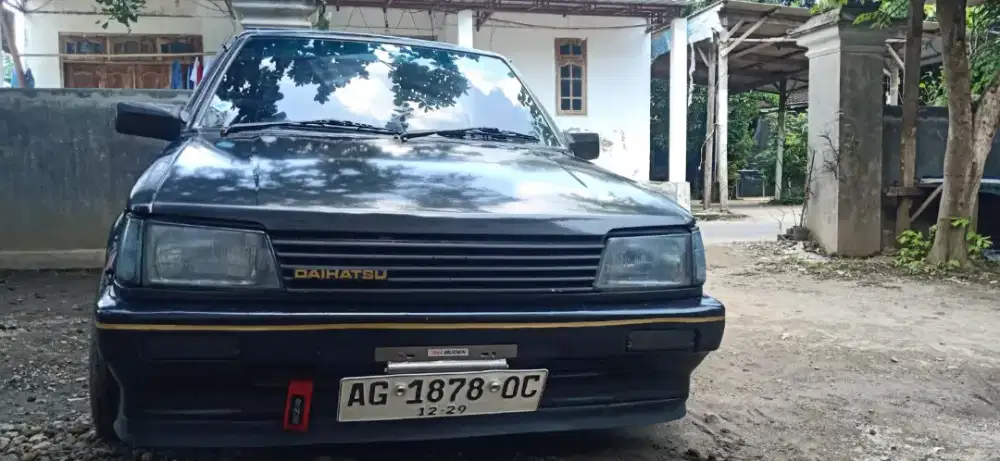 Daihatsu charade THN 84 ss lngkp hidup
