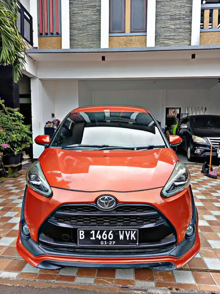 Toyota sienta Q 2016