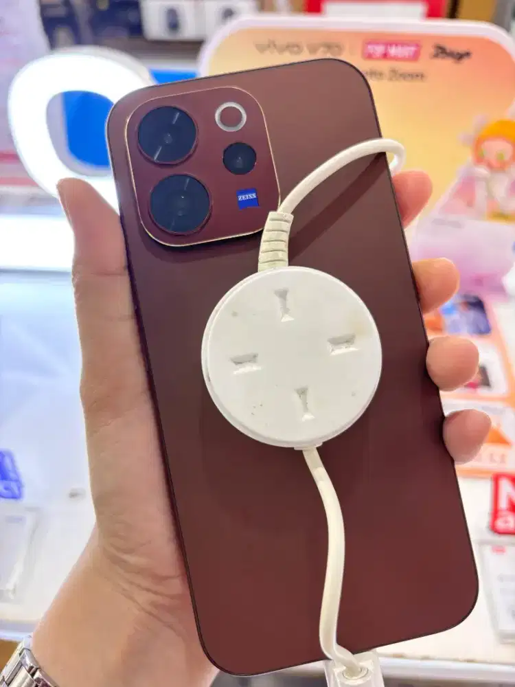 Vivo V70 5G Zoom 100X