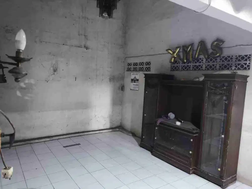 Dsewakan rumah pinggir jalan raya utama kranji Bekasi