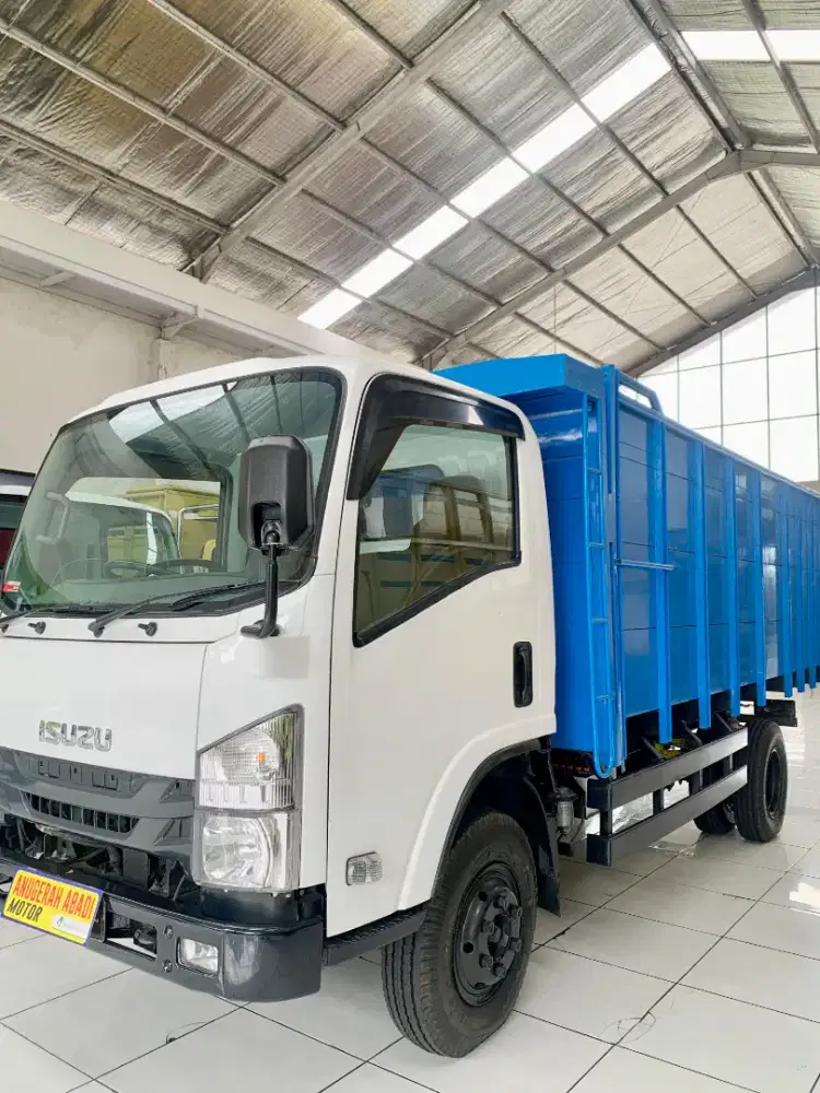 Isuzu Elf Giga Light truck 2022