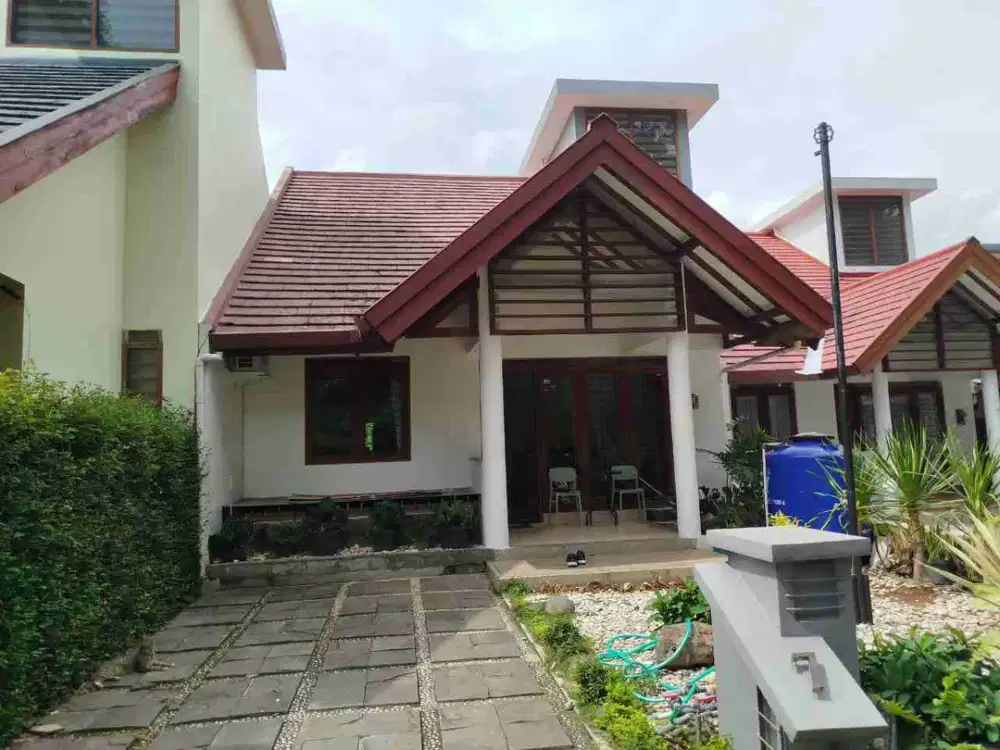 Rumah Furnished ada kolam renang di Dago Resor Bandung Utara
