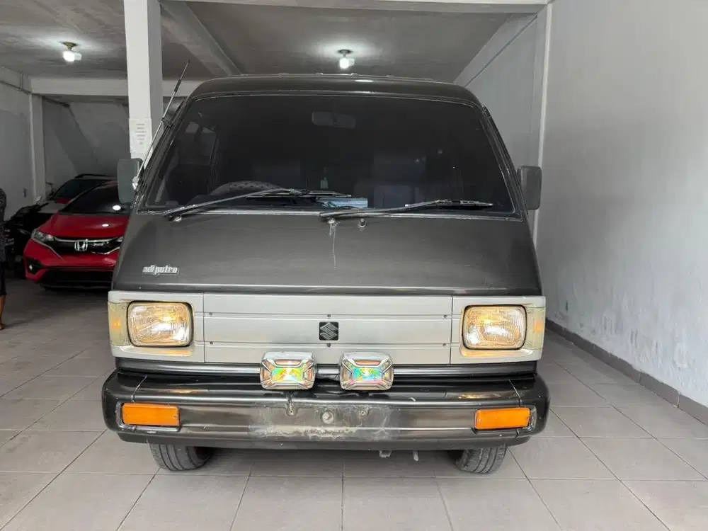 28 Jt Suzuki Carry 1.0 ST 100 Minibus 2001 Abu Bisa Nego
