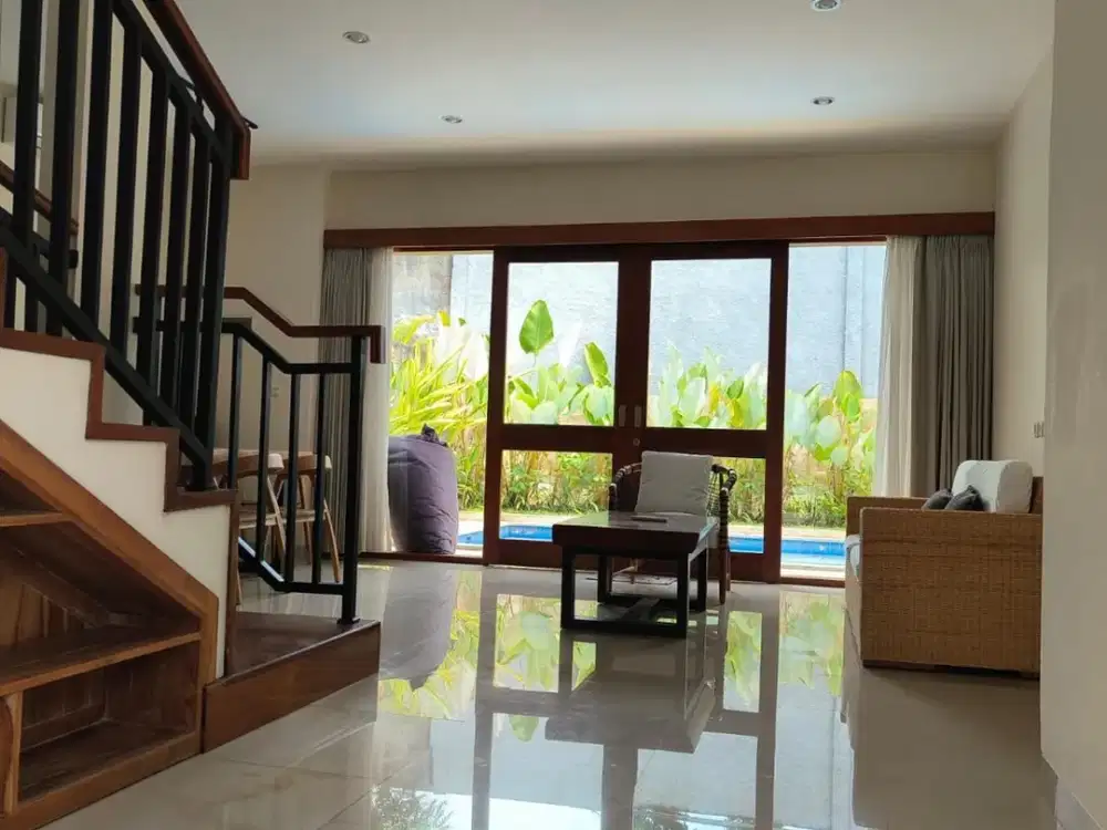 Villa 3 Kamar Tidur dengan Perabotan Lengkap dan Pemandangan Hutan di Ubud