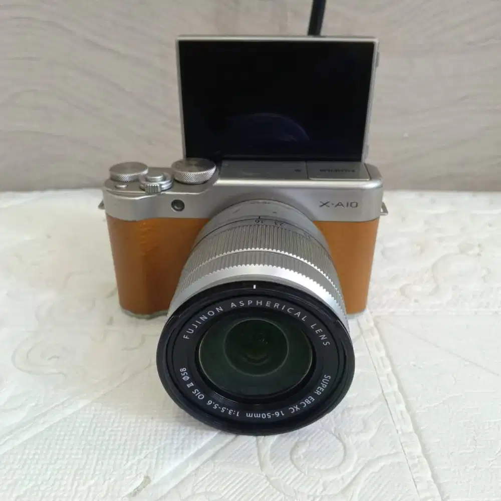 Kamera Mirrorless Fujifilm X- A10