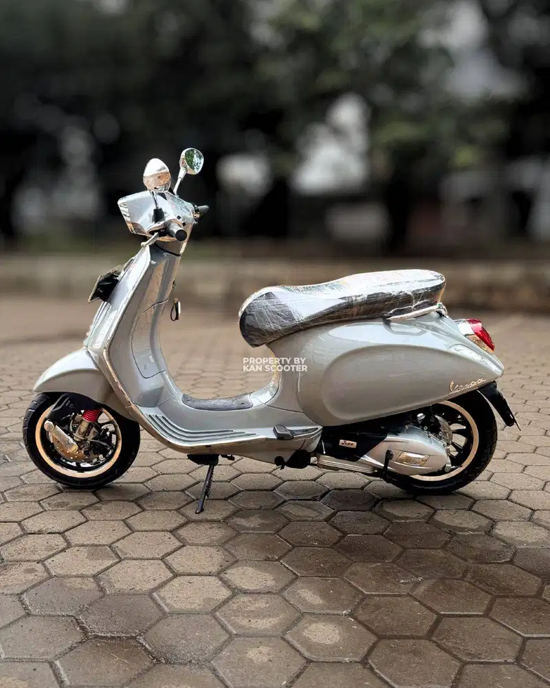 JUAL MURAH VESPA SPRINT 150 IGET ABS FACELIFT 2023 MULUS