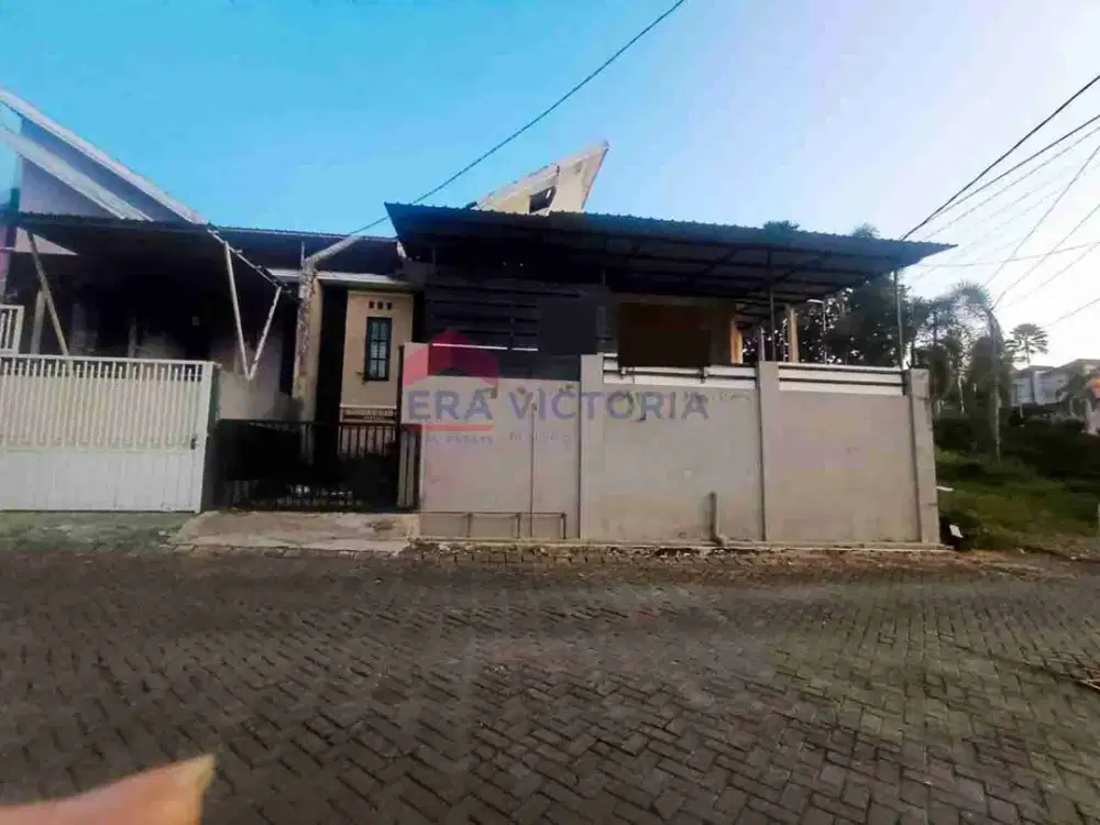 Dijual/Disewakan Rumah 4 kamar di area Tidar Atas dekat The Oz