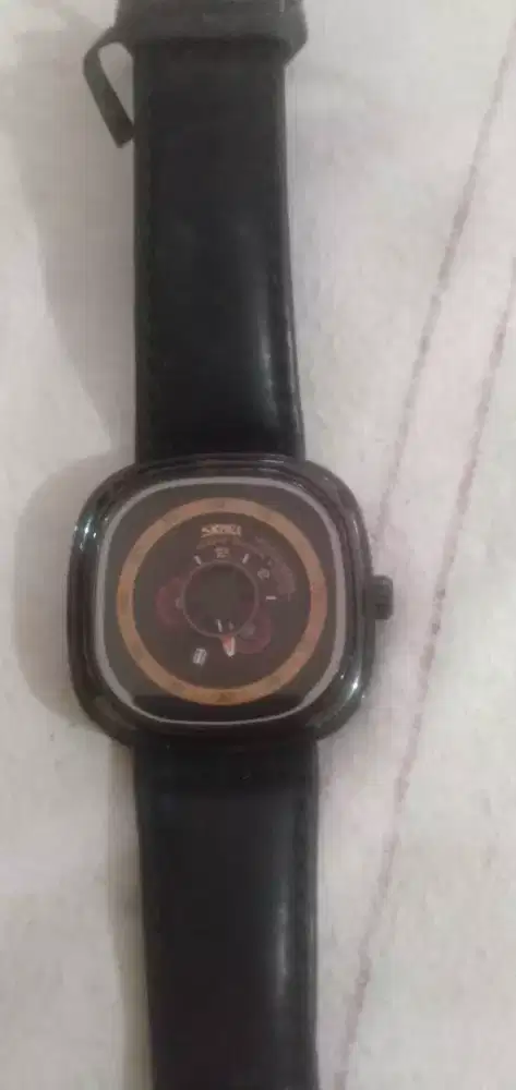 Jam tangan sekmai