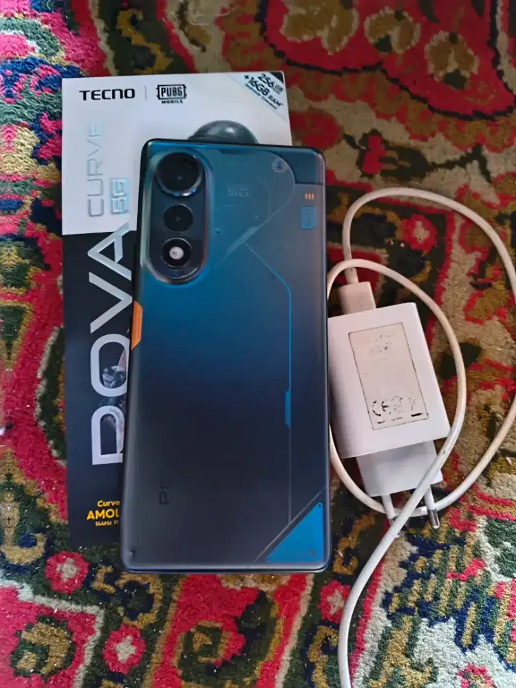 Tecno pova curved 8/256